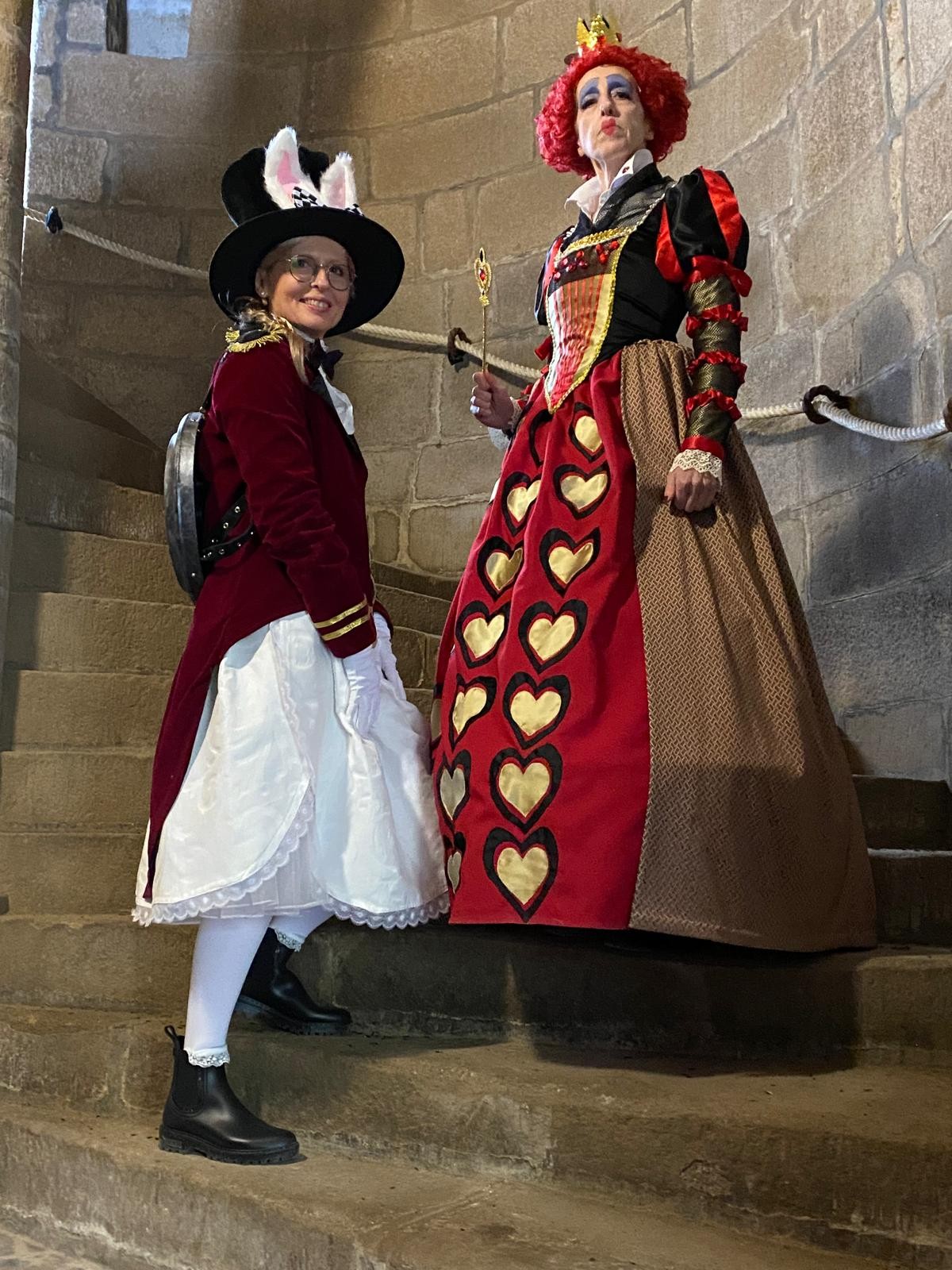 Le lapin blanc et la Reine de cœur 